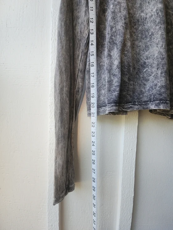 THE CLAS-SIC Gray Acid-Wash Lace-Up Back Long Sleeve Top Goth Dark Size Small - Picture 6 of 8